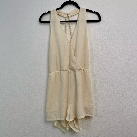 Dainty Hooligan Women Tide Rope Ivory Romper Open Back Halter Size Medium New - Picture 4 of 16